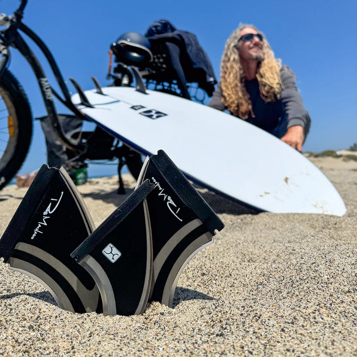 FUTURES FINS ROB MACHADO 2+1 ロブ・マチャド 美品 media-grid_rm-2_1-fin-