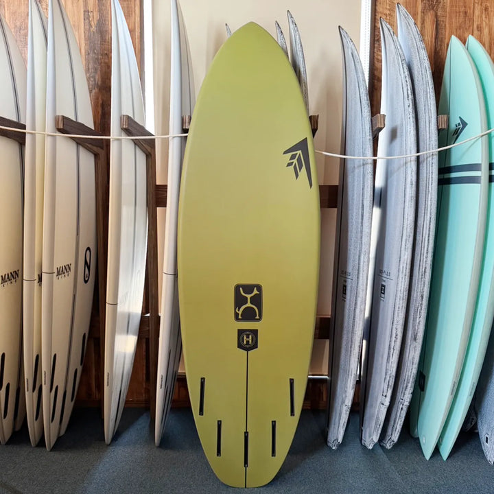 サーフボード　5'8 27リッター ロブ・マチャド直筆サイン入り Groove Olive 5'4